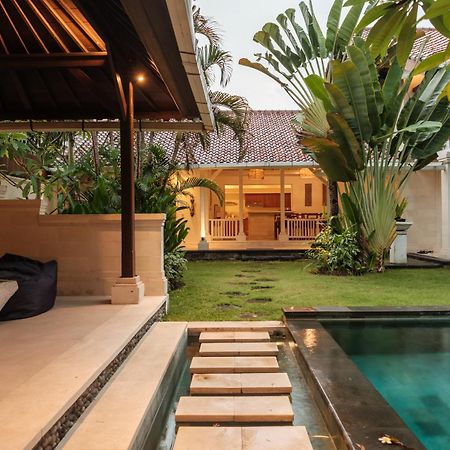 Uma Lima Villa Batu Belig - Close To The Beach Canggu  Ngoại thất bức ảnh